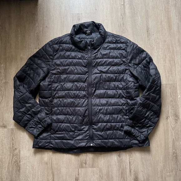 Old Navy Black Puffer Jacket - Picture 2 of 3